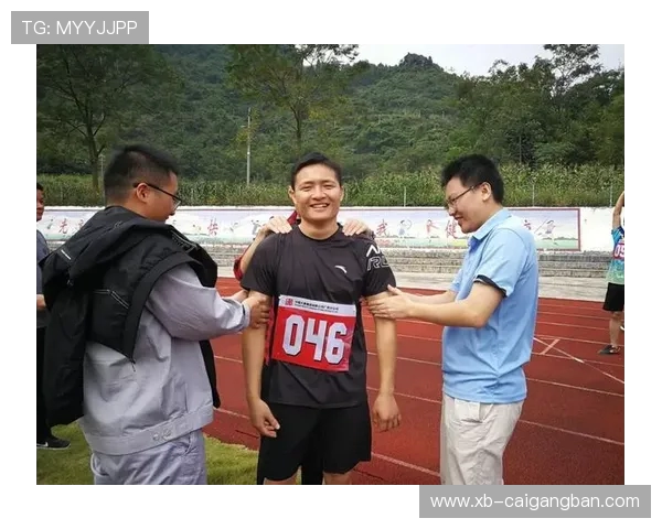 GEN团长如父亲般扛起全队签约赛季终章累到虚脱的背影赛场拼搏